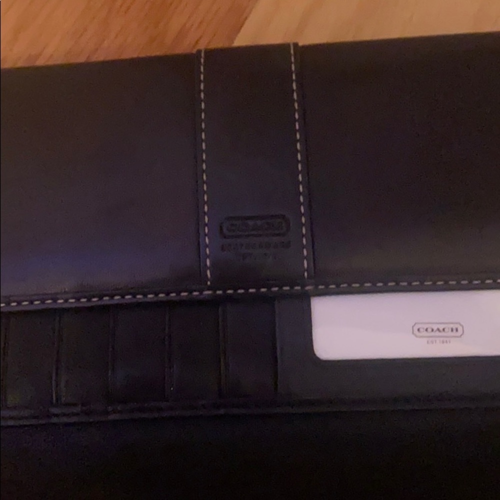 COACH WALLET .....BLACK .....EUC .....$89